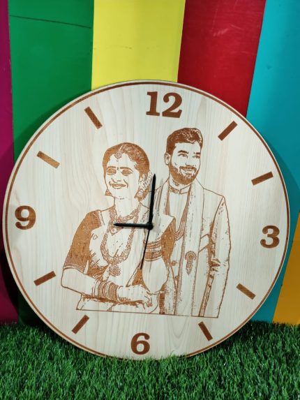 HD ENGRAVED WOODEN CLOCK